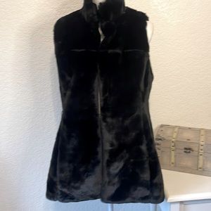 Tuckernuck Black Faux Fur Leather Belted Vest.‎ Sz XL.  Gorgeous!